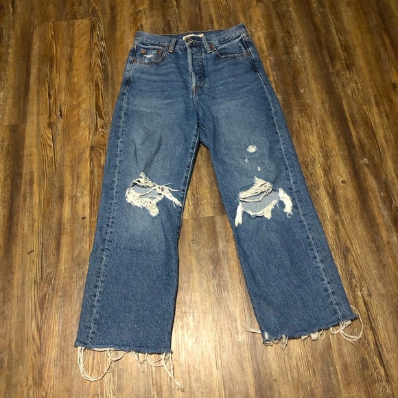 Levi's Ribcage Straight Ankle Jeans Women's 25 Button Fly Distressed Frayed Hem - Picture 1 of 7
